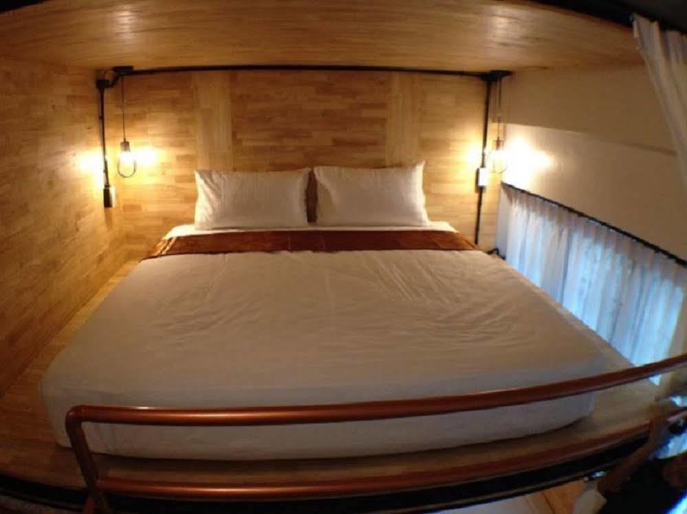 בנגקוק Sleep Owl Hostel מראה חיצוני תמונה