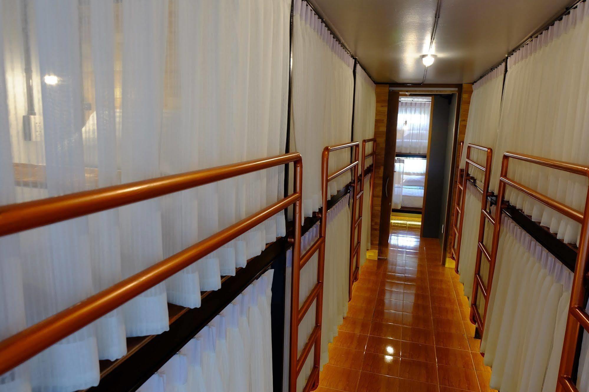 בנגקוק Sleep Owl Hostel מראה חיצוני תמונה