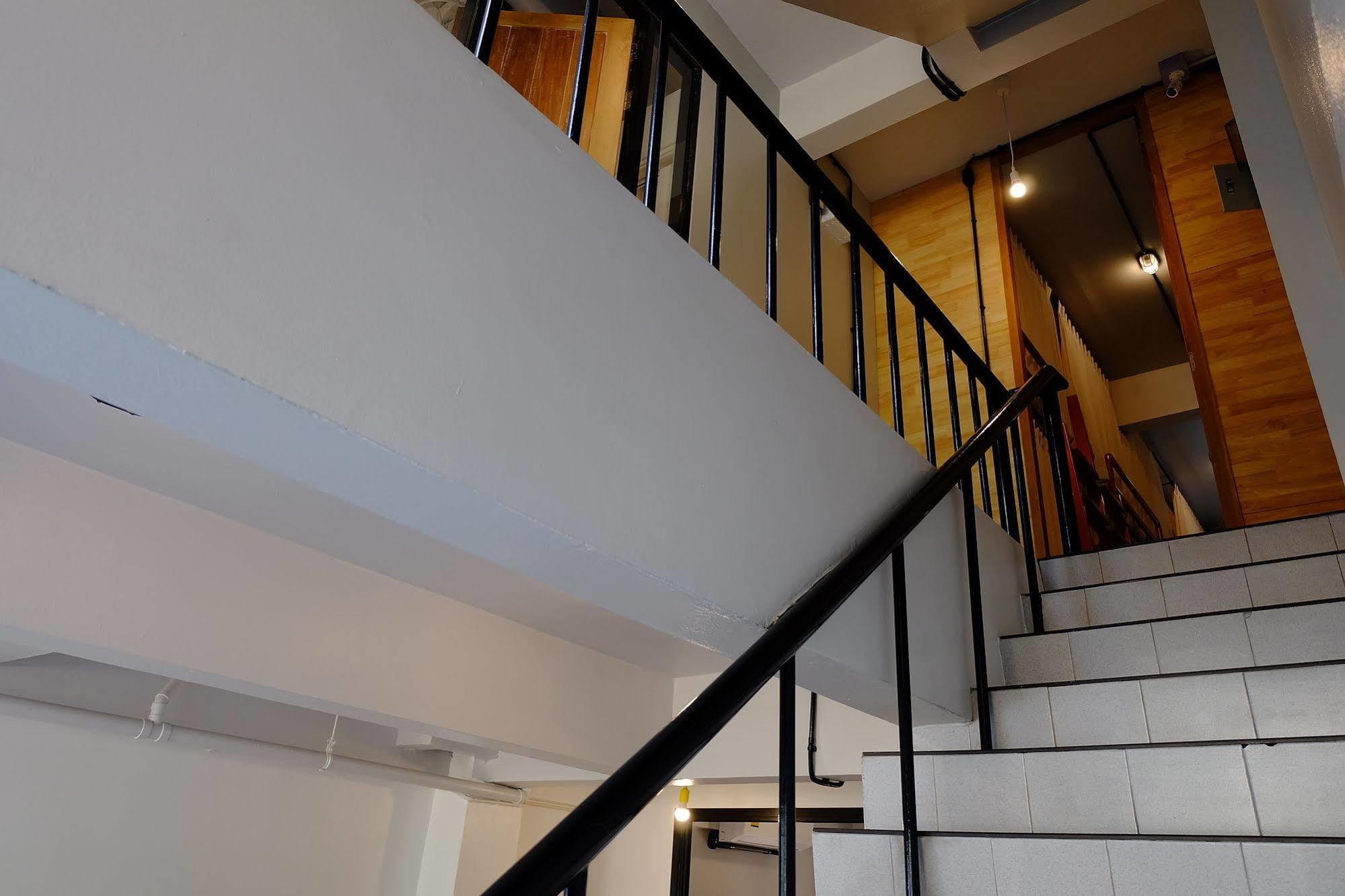 בנגקוק Sleep Owl Hostel מראה חיצוני תמונה
