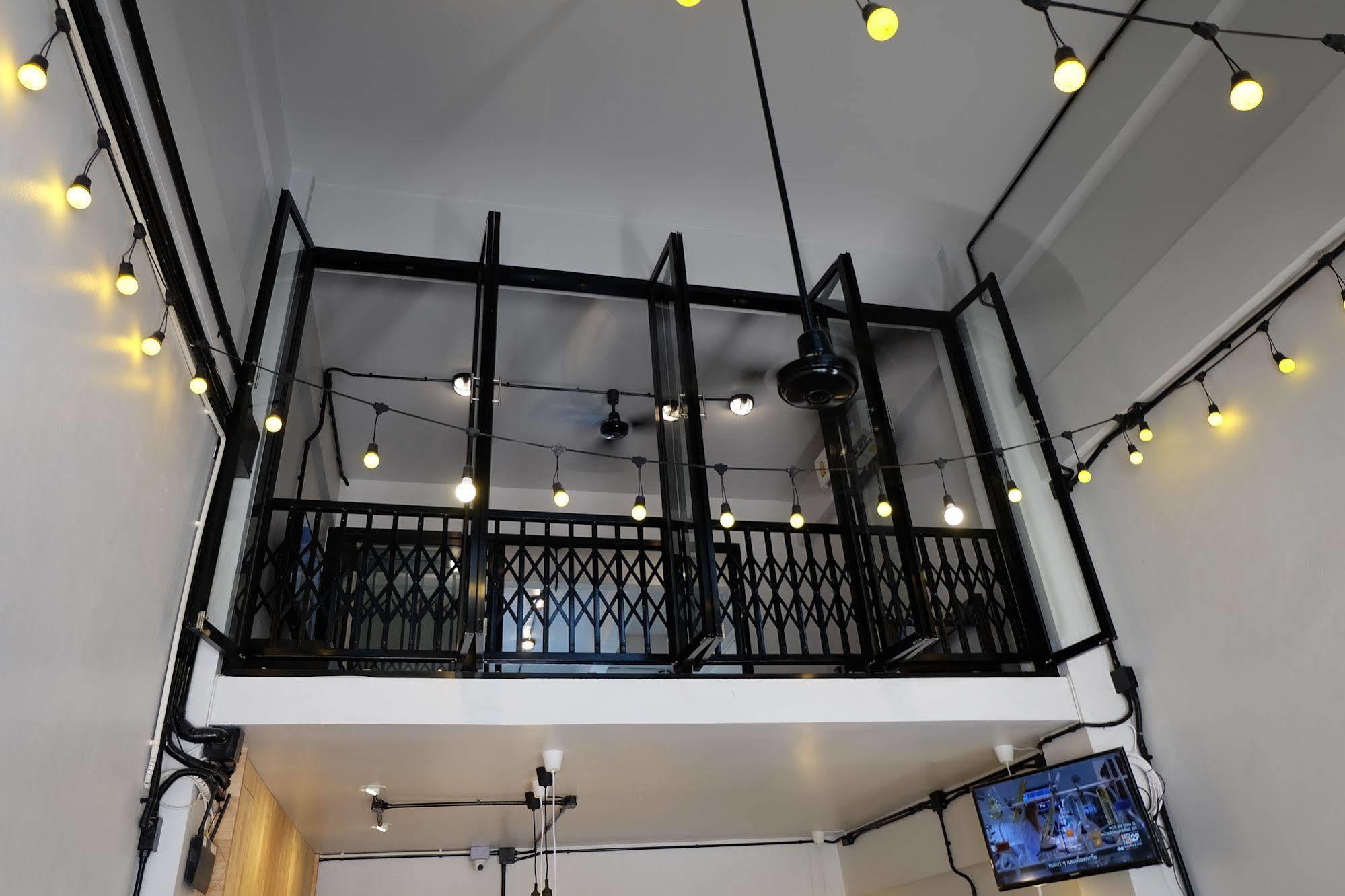 בנגקוק Sleep Owl Hostel מראה חיצוני תמונה